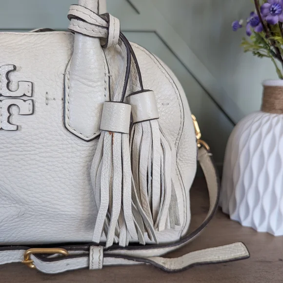 Tory Burch McGraw Small Satchel, an elegant pebbled leather  Crossbody bag - Picture 4 of 15